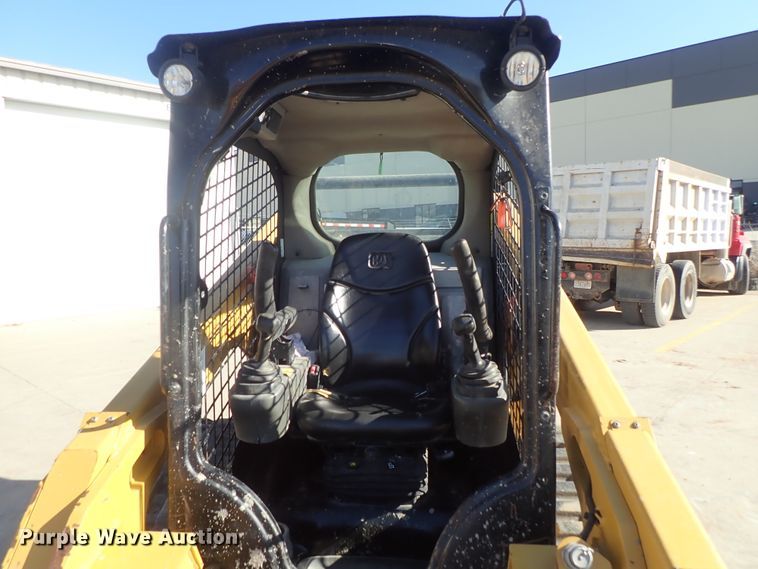 image for item DB7584 2015 Caterpillar 289D skid steer