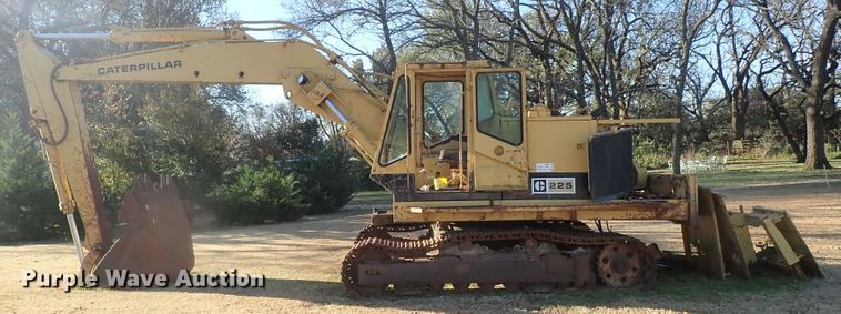 image for item DB7586 Caterpillar 225 excavator