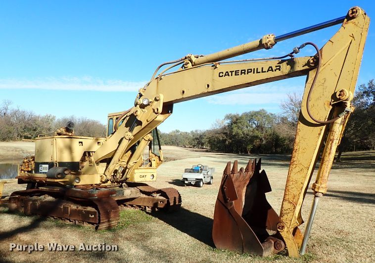image for item DB7586 Caterpillar 225 excavator