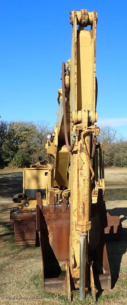 image for item DB7586 Caterpillar 225 excavator