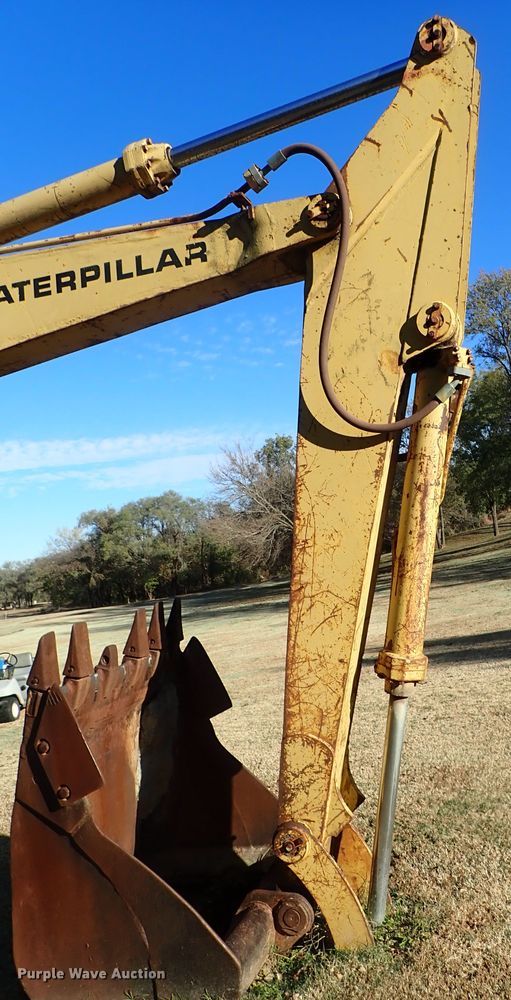 image for item DB7586 Caterpillar 225 excavator