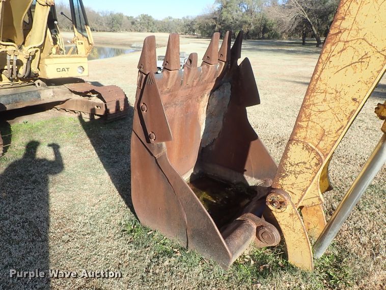 image for item DB7586 Caterpillar 225 excavator