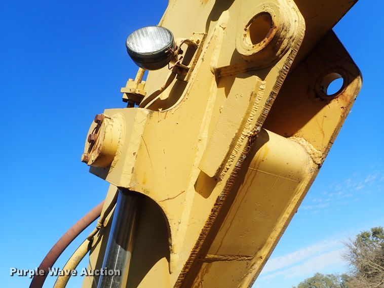 image for item DB7586 Caterpillar 225 excavator