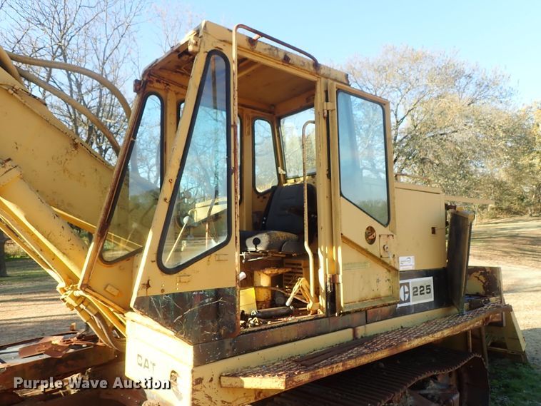 image for item DB7586 Caterpillar 225 excavator