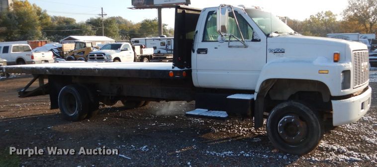 image for item DC4520 1994 GMC TopKick C5500 flatbed truck