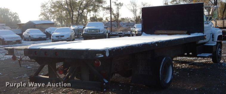 image for item DC4520 1994 GMC TopKick C5500 flatbed truck