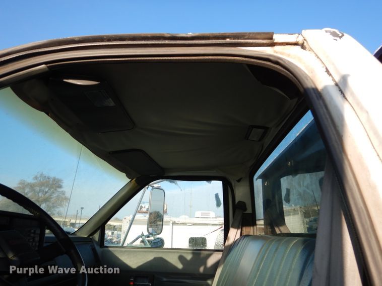 image for item DC4520 1994 GMC TopKick C5500 flatbed truck