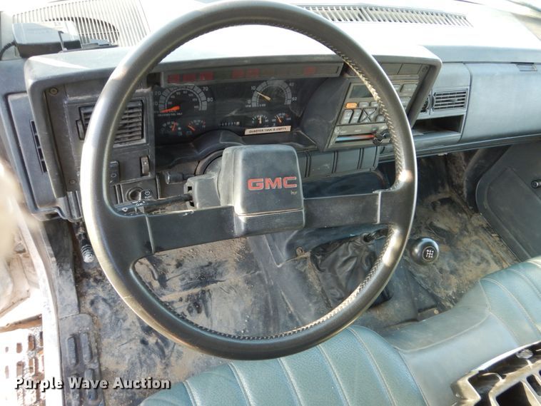 image for item DC4520 1994 GMC TopKick C5500 flatbed truck