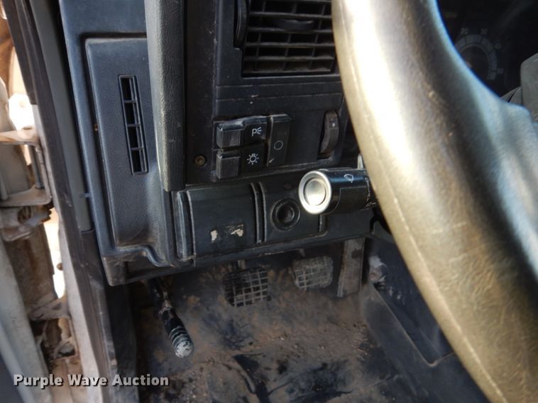 image for item DC4520 1994 GMC TopKick C5500 flatbed truck