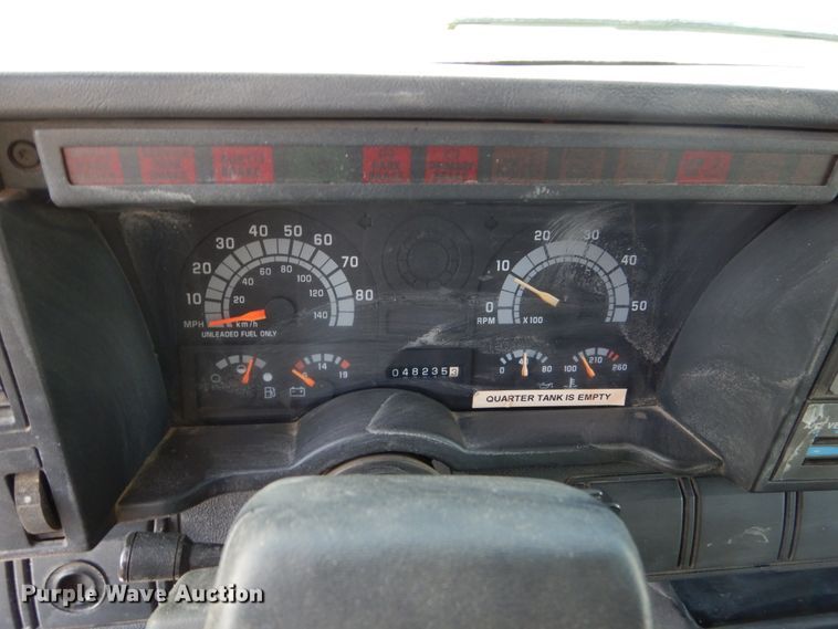 image for item DC4520 1994 GMC TopKick C5500 flatbed truck