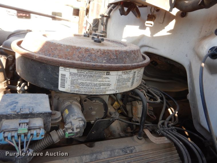 image for item DC4520 1994 GMC TopKick C5500 flatbed truck