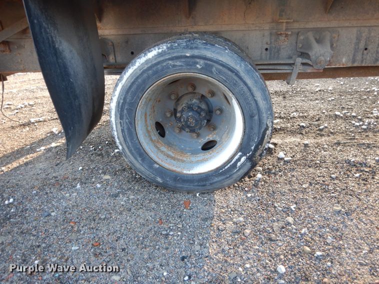 image for item DC4520 1994 GMC TopKick C5500 flatbed truck