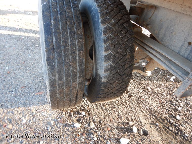 image for item DC4520 1994 GMC TopKick C5500 flatbed truck