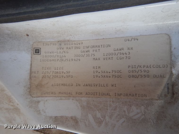 image for item DC4520 1994 GMC TopKick C5500 flatbed truck