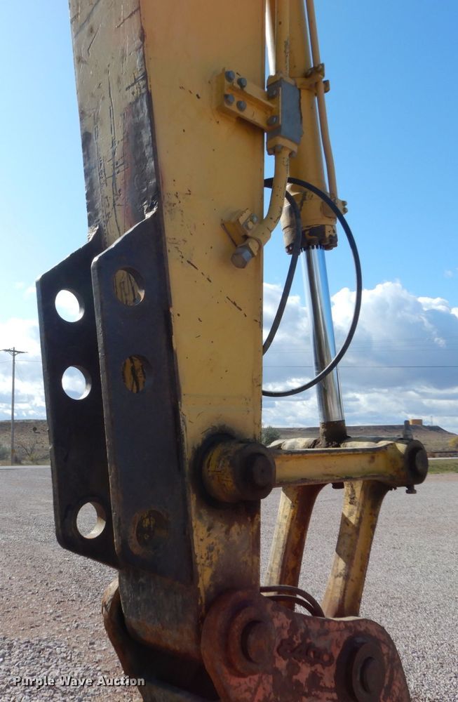 image for item DC4524 2003 Komatsu PC160LC-7 excavator