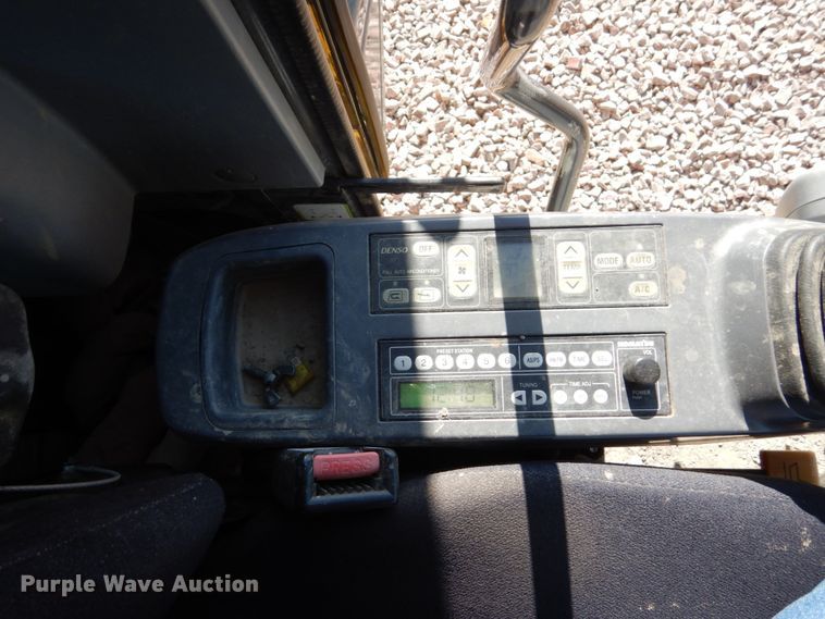 image for item DC4524 2003 Komatsu PC160LC-7 excavator