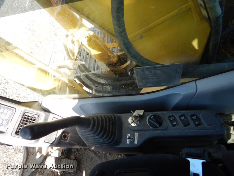 image for item DC4524 2003 Komatsu PC160LC-7 excavator
