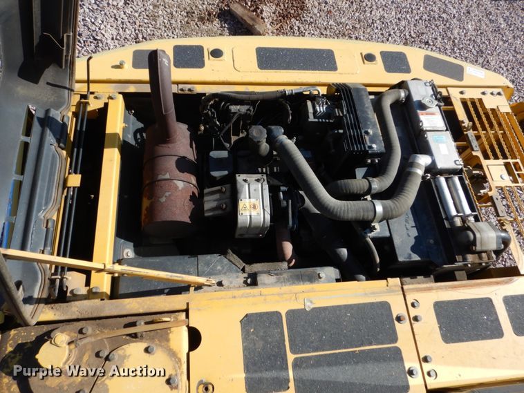 image for item DC4524 2003 Komatsu PC160LC-7 excavator