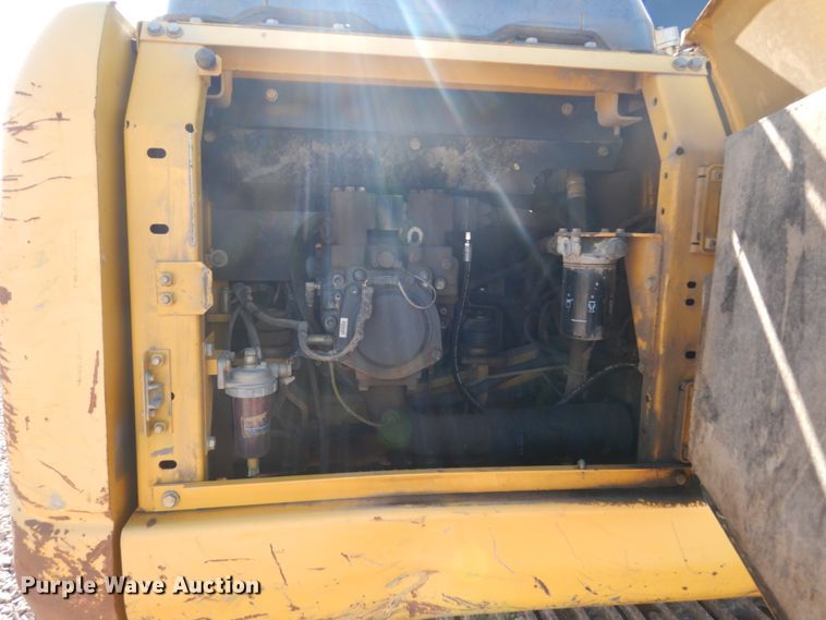 image for item DC4524 2003 Komatsu PC160LC-7 excavator