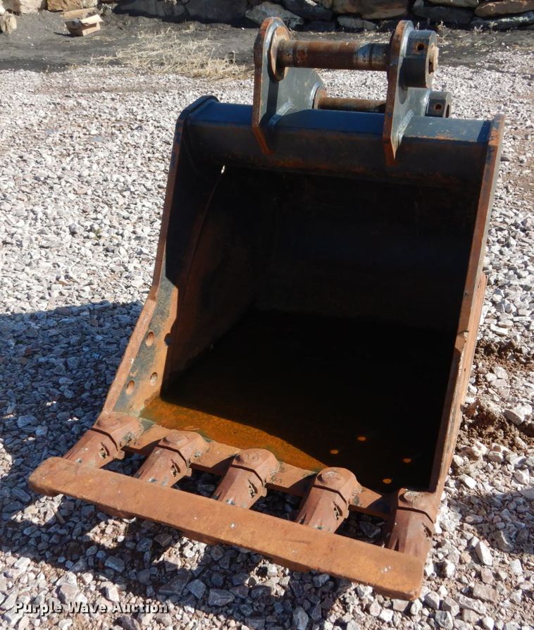 image for item DC4524 2003 Komatsu PC160LC-7 excavator