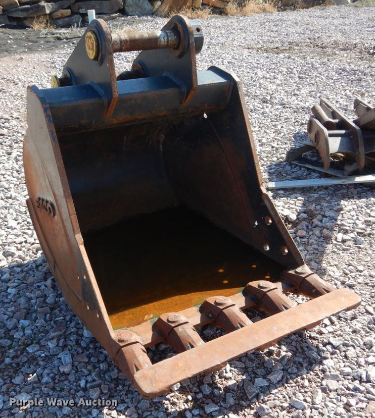 image for item DC4524 2003 Komatsu PC160LC-7 excavator