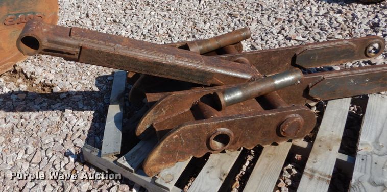 image for item DC4524 2003 Komatsu PC160LC-7 excavator