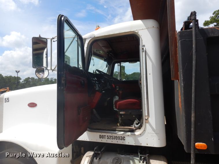 image for item DD3022 1994 Peterbilt 375 dump truck