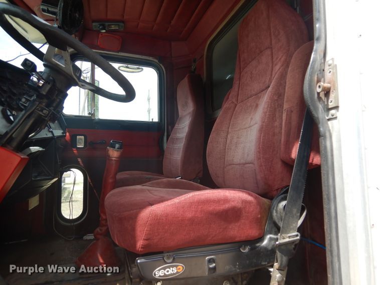 image for item DD3022 1994 Peterbilt 375 dump truck