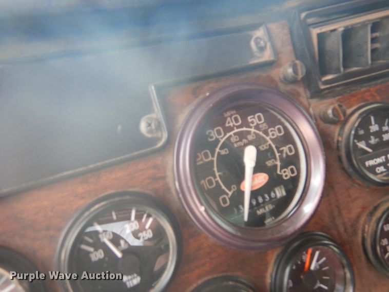 image for item DD3022 1994 Peterbilt 375 dump truck