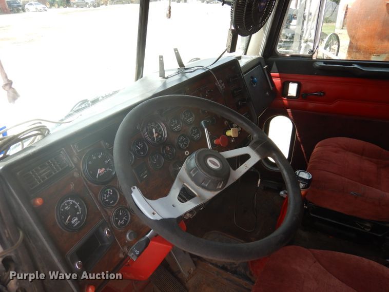 image for item DD3022 1994 Peterbilt 375 dump truck