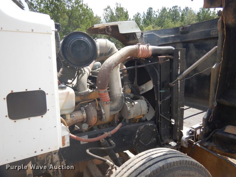 image for item DD3022 1994 Peterbilt 375 dump truck