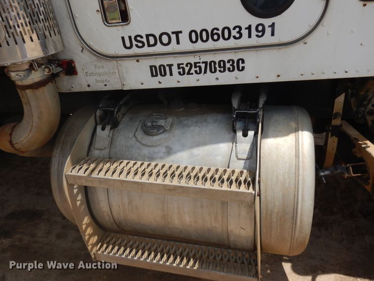 image for item DD3022 1994 Peterbilt 375 dump truck