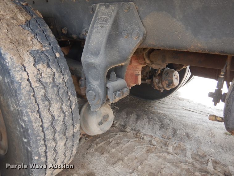 image for item DD3022 1994 Peterbilt 375 dump truck