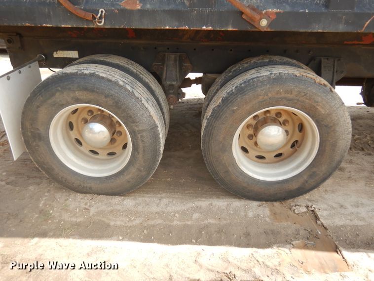 image for item DD3022 1994 Peterbilt 375 dump truck