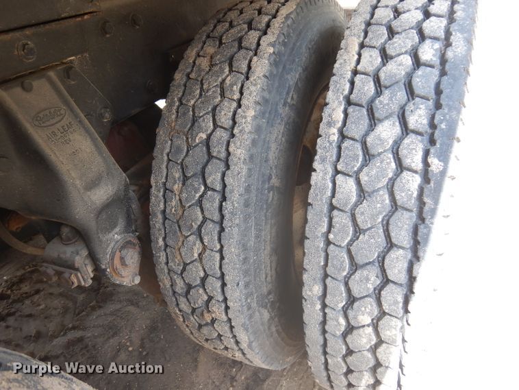 image for item DD3022 1994 Peterbilt 375 dump truck