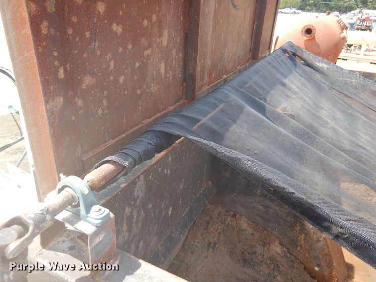 image for item DD3022 1994 Peterbilt 375 dump truck