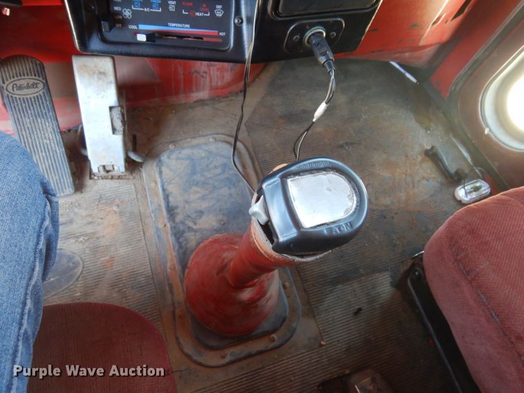 image for item DD3022 1994 Peterbilt 375 dump truck