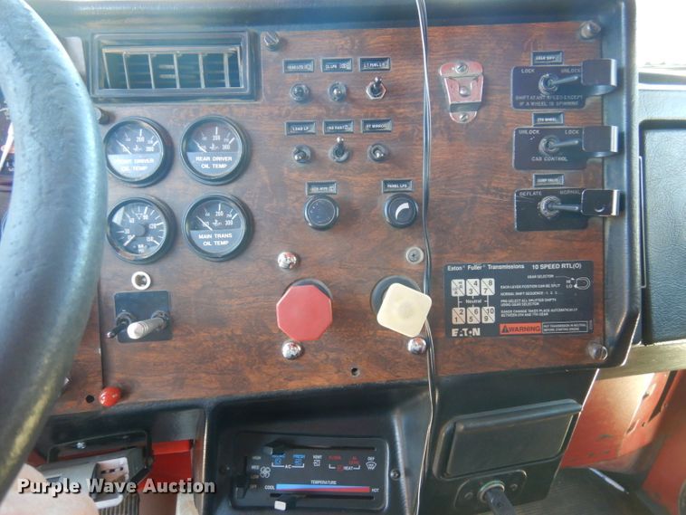 image for item DD3022 1994 Peterbilt 375 dump truck