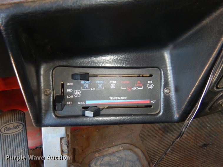 image for item DD3022 1994 Peterbilt 375 dump truck