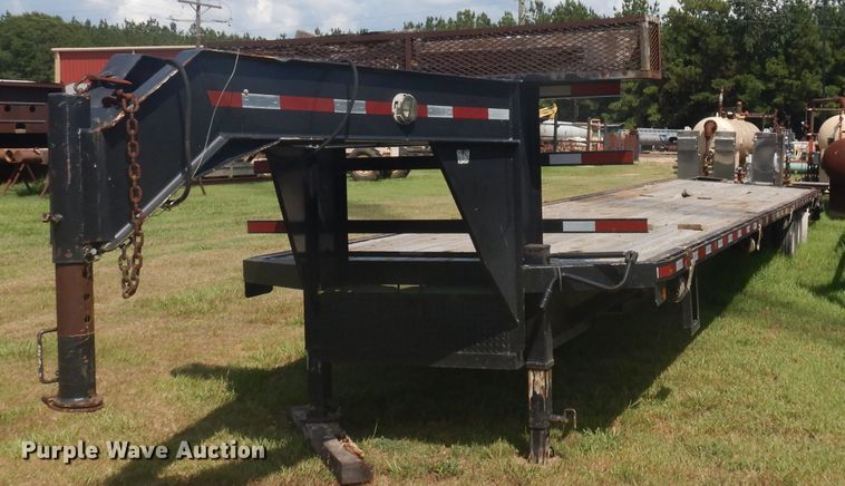 image for item DD3025 2000 Bourg equipment trailer