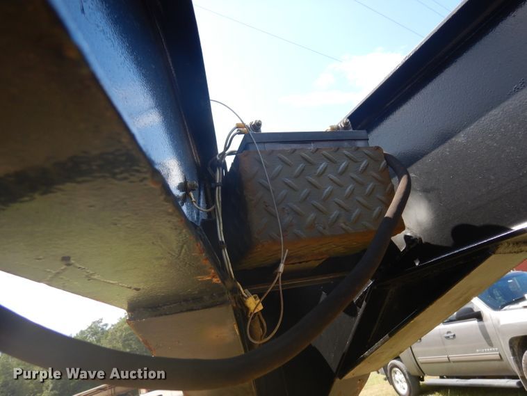 image for item DD3025 2000 Bourg equipment trailer