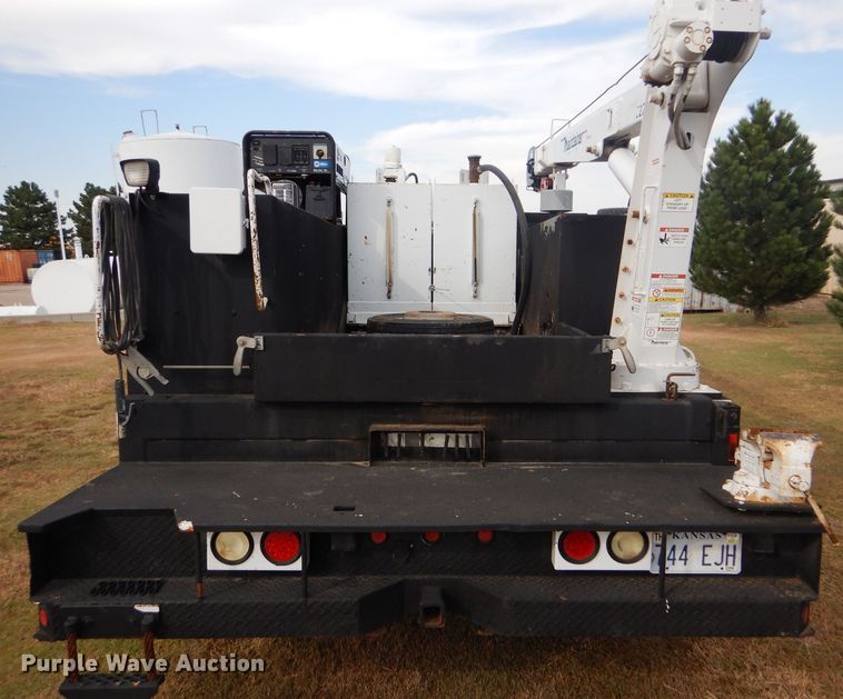 image for item DD4516 2011 Ford F550 Super Duty service truck with crane