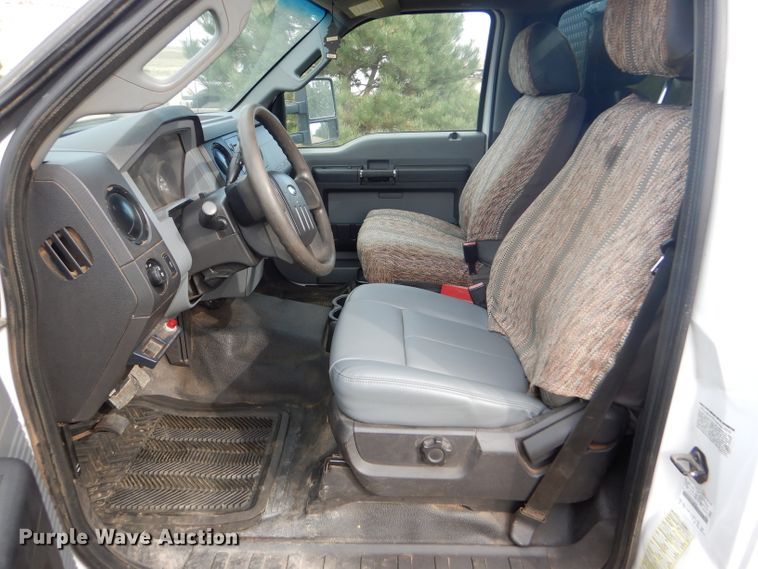 image for item DD4516 2011 Ford F550 Super Duty service truck with crane