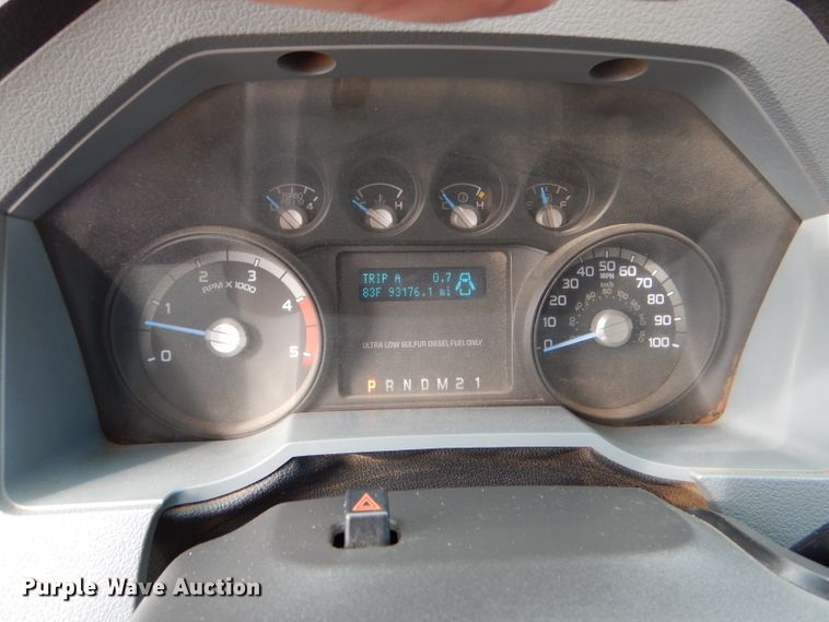 image for item DD4516 2011 Ford F550 Super Duty service truck with crane