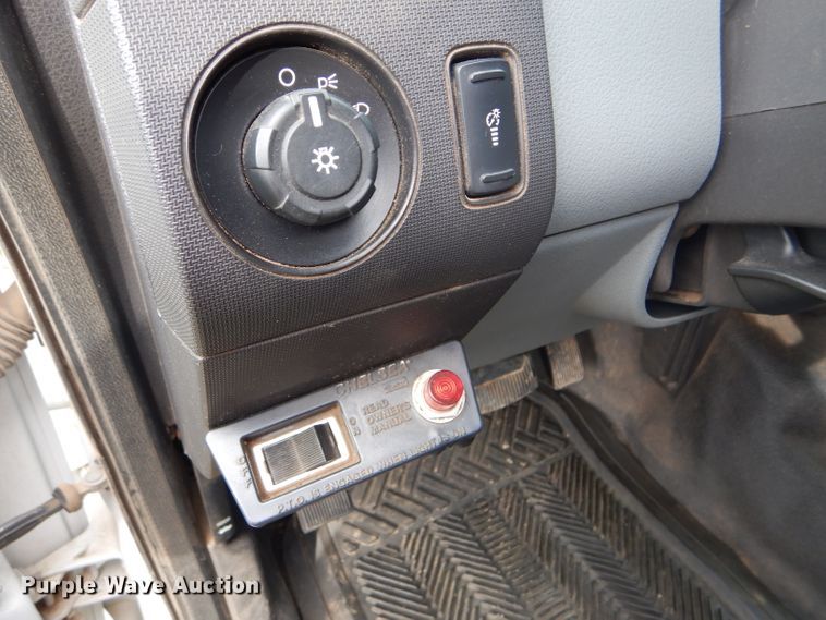 image for item DD4516 2011 Ford F550 Super Duty service truck with crane