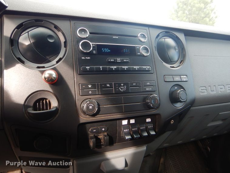 image for item DD4516 2011 Ford F550 Super Duty service truck with crane