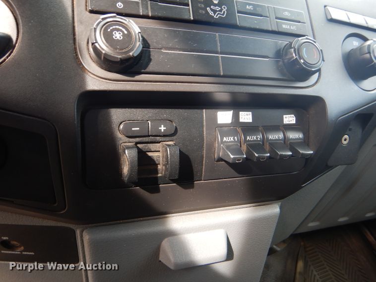 image for item DD4516 2011 Ford F550 Super Duty service truck with crane