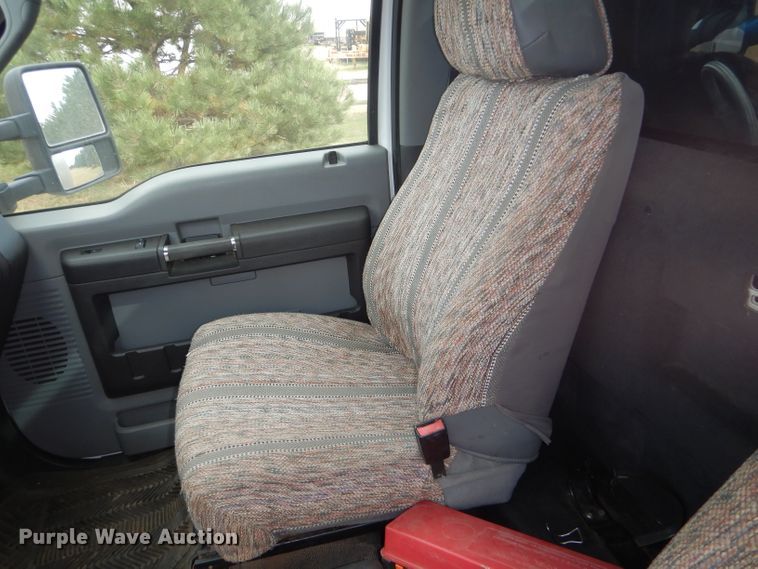 image for item DD4516 2011 Ford F550 Super Duty service truck with crane