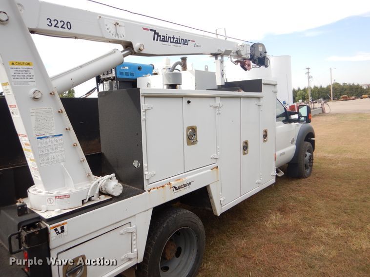 image for item DD4516 2011 Ford F550 Super Duty service truck with crane
