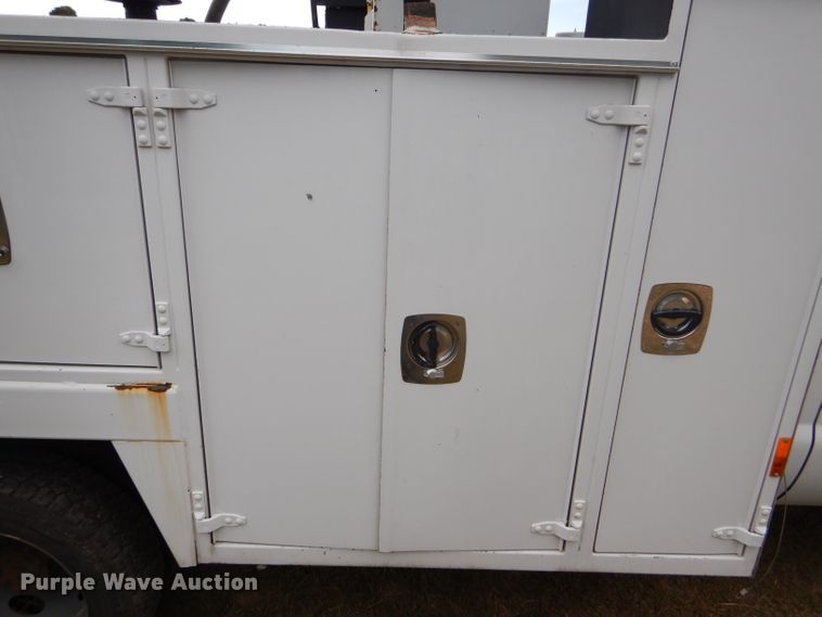 image for item DD4516 2011 Ford F550 Super Duty service truck with crane